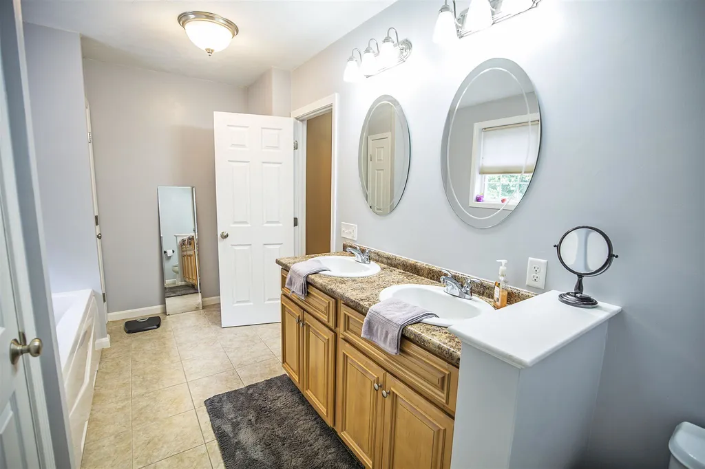 27 Seavey Brook Lane Rochester NH 03867
