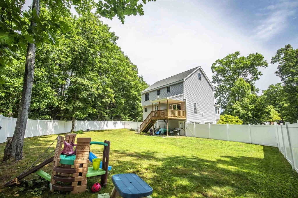 27 Seavey Brook Lane Rochester NH 03867