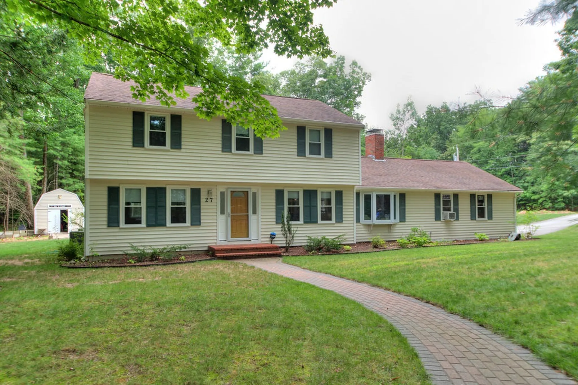 27 Heritage Circle Hudson NH 03051
