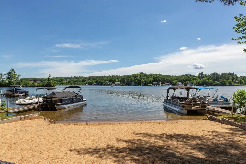 11 Bay Road Sanbornton NH 03269