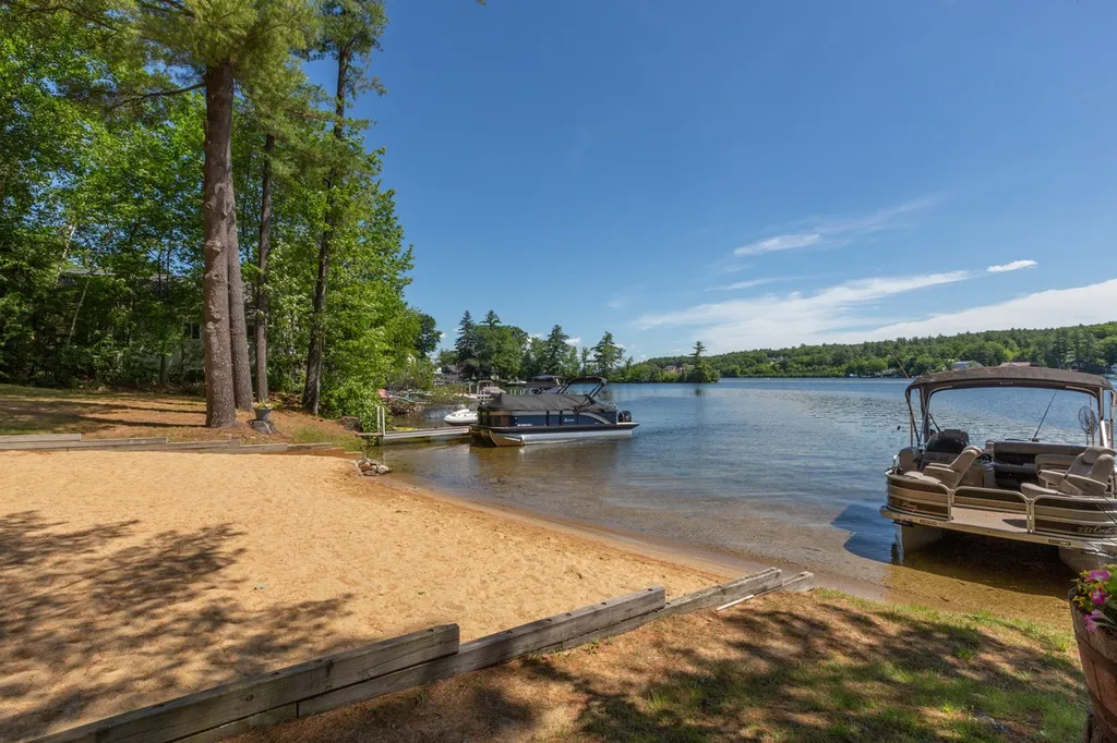 11 Bay Road Sanbornton NH 03269
