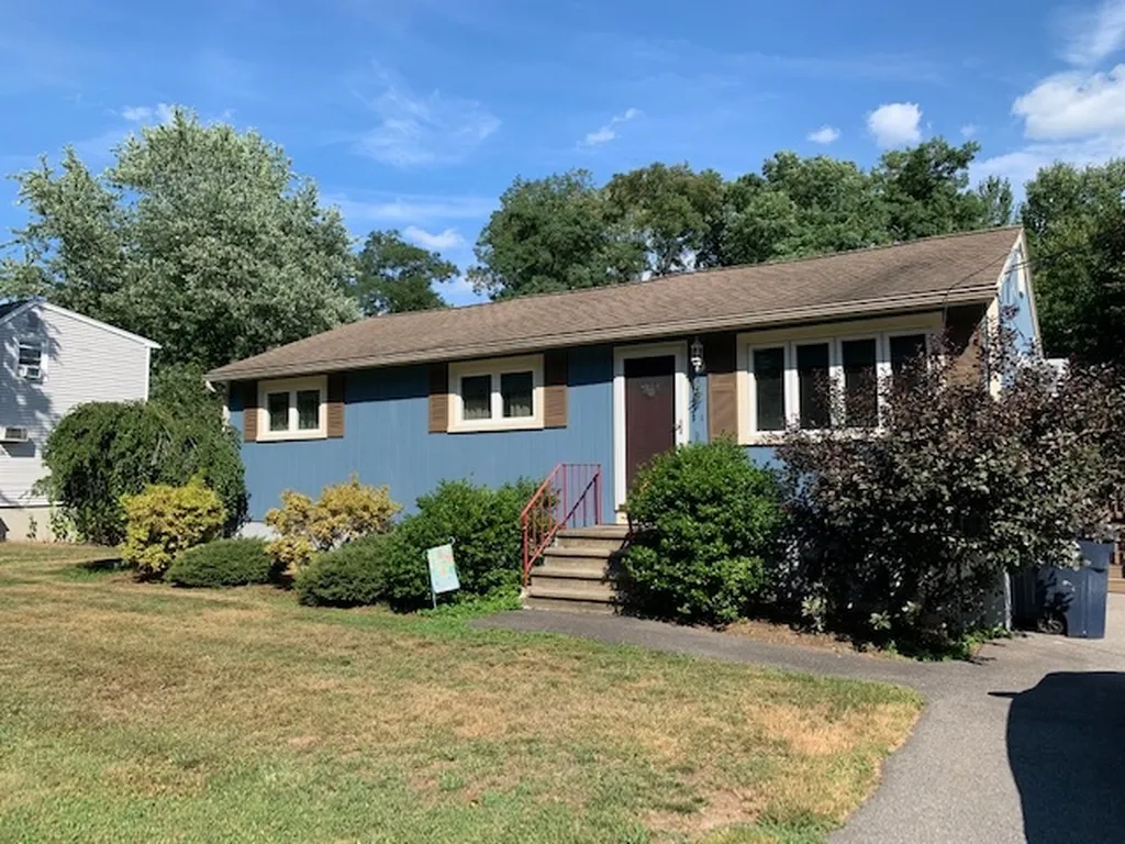 26 Shady Lane Nashua NH 03062