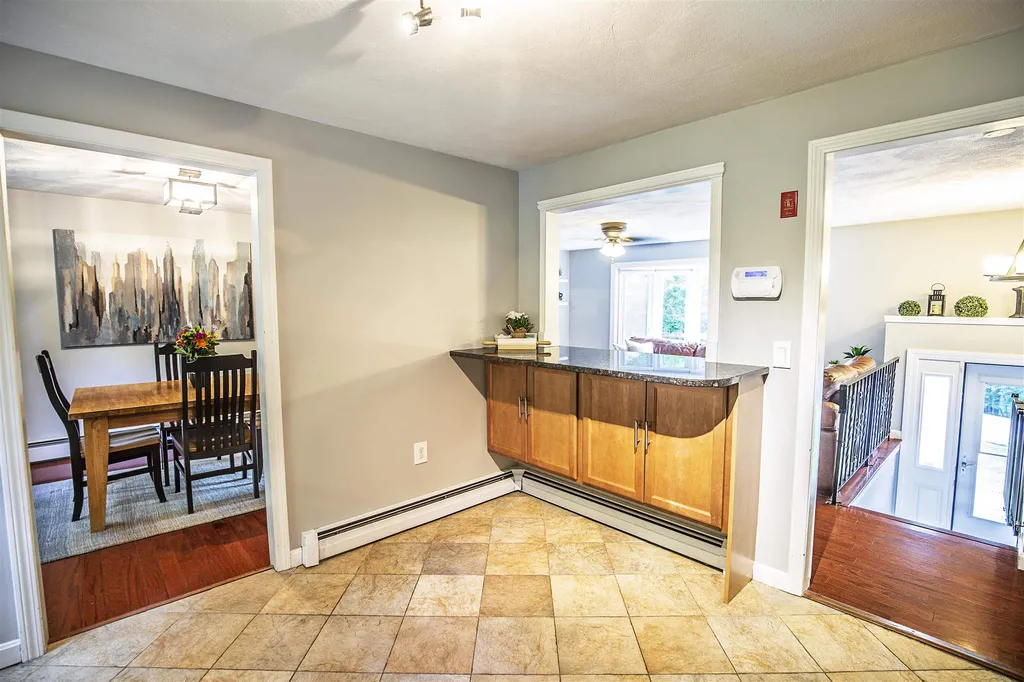 9 Kestree Drive Londonderry NH 03053