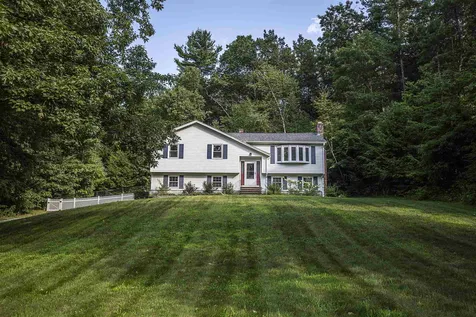 9 Kestree Drive Londonderry NH 03053