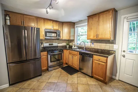 9 Kestree Drive Londonderry NH 03053