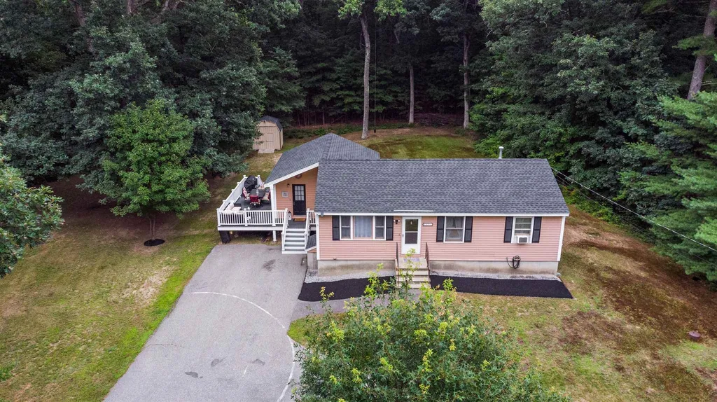 40 Lance Avenue Litchfield NH 03052