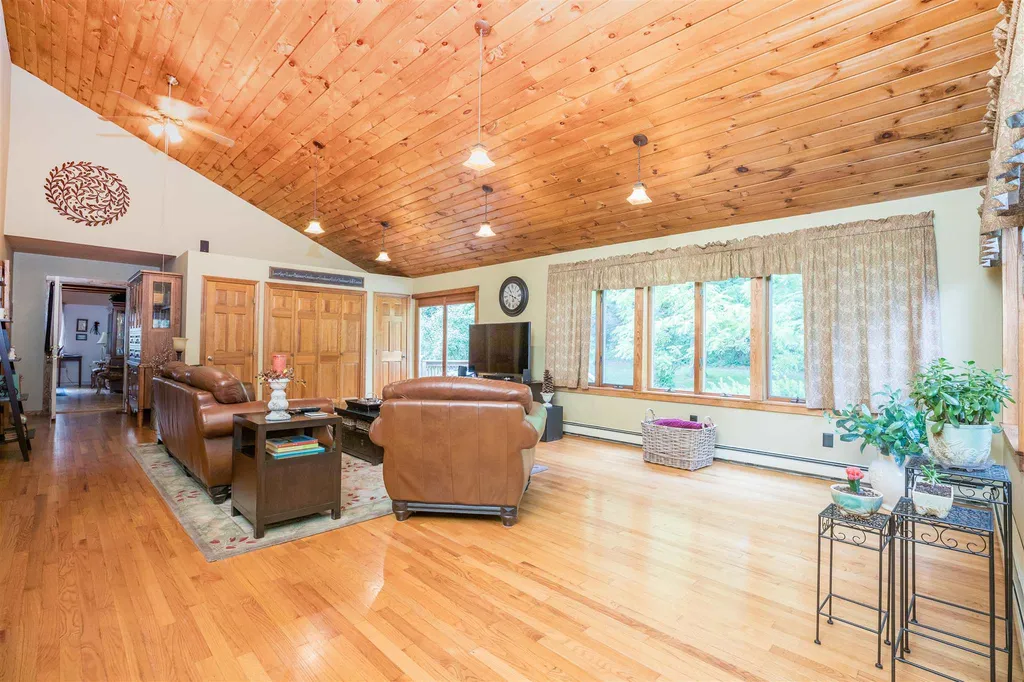 145 Concord Road Lee NH 03861