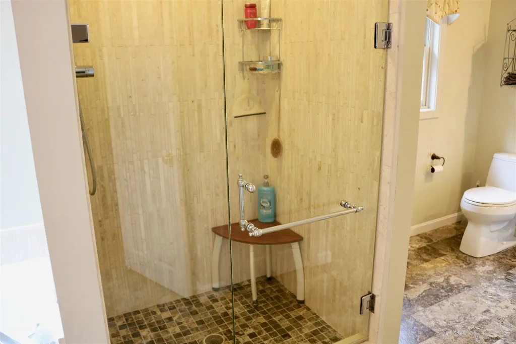 8 Highlander Drive North Hampton NH 03862