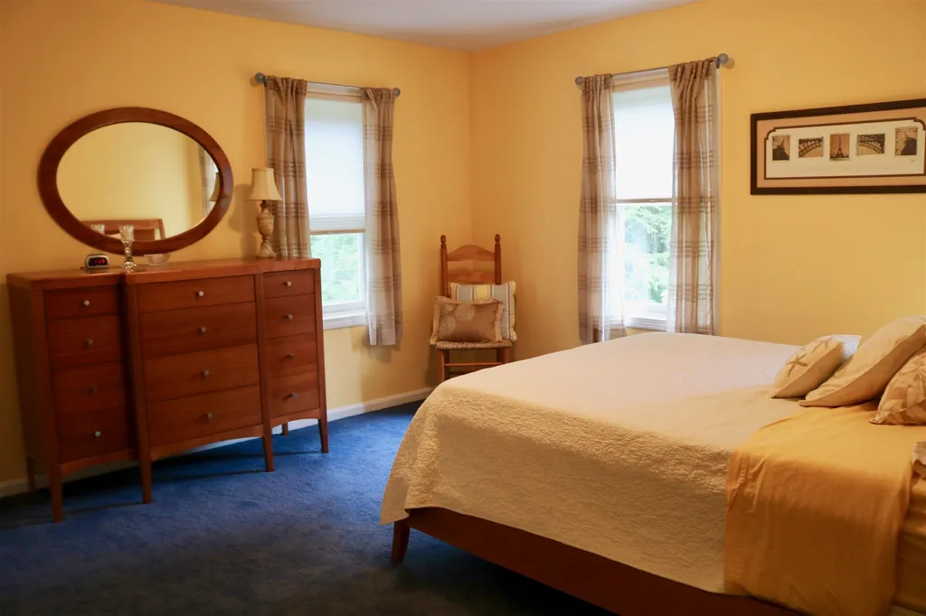 8 Highlander Drive North Hampton NH 03862