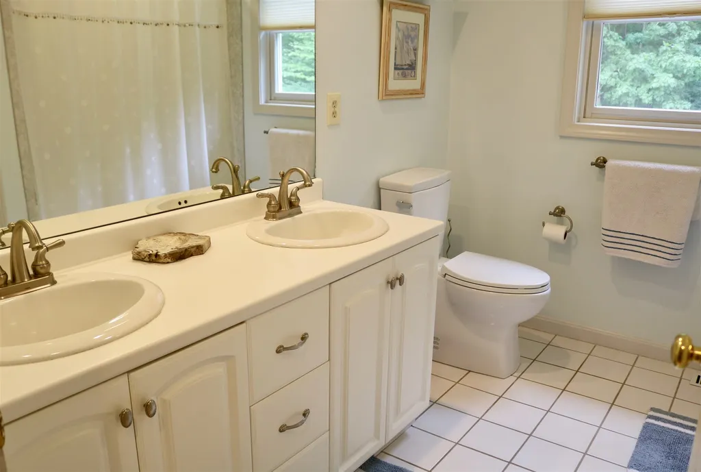 8 Highlander Drive North Hampton NH 03862
