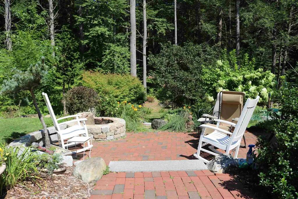 8 Highlander Drive North Hampton NH 03862