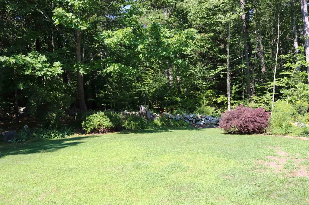 8 Highlander Drive North Hampton NH 03862