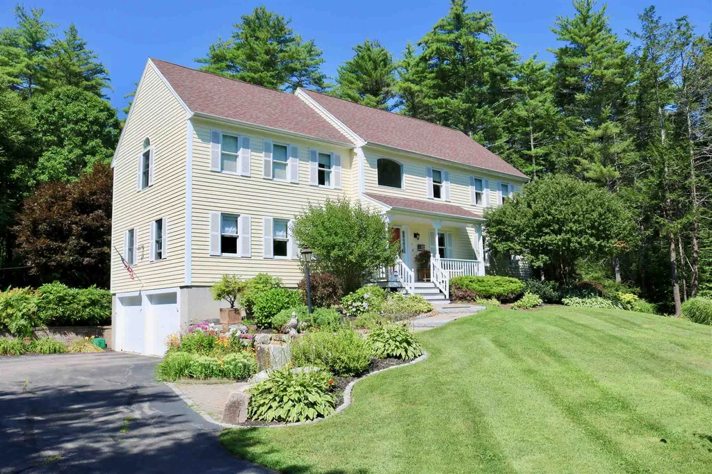 8 Highlander Drive North Hampton NH 03862
