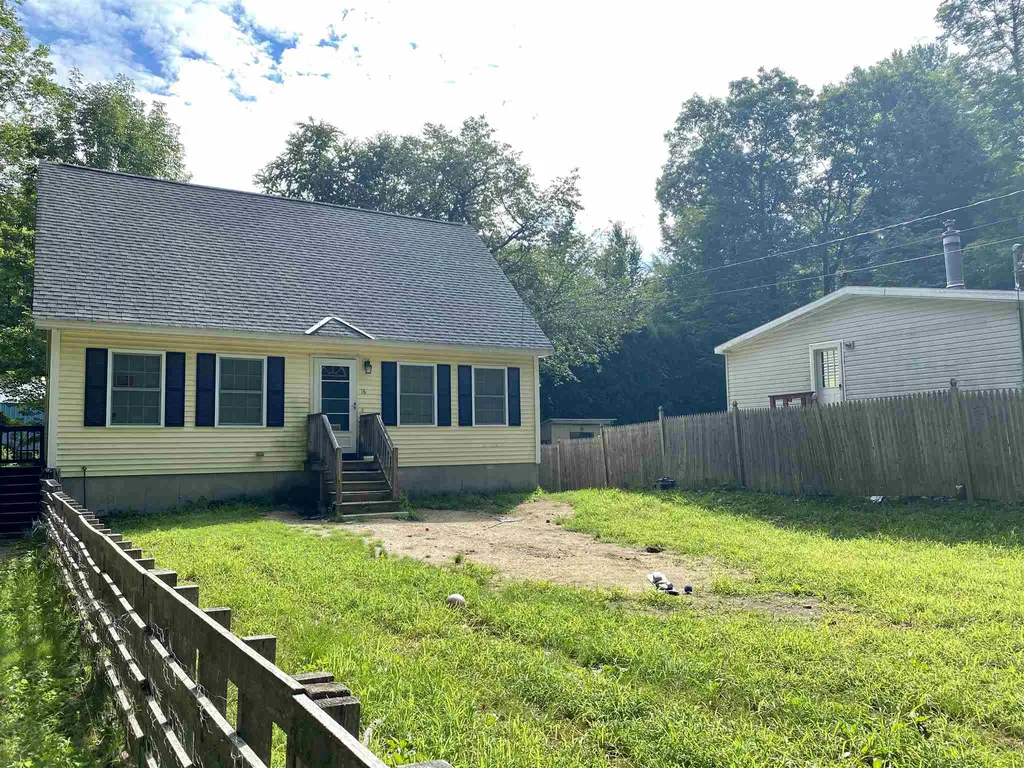 16 Red Fox Crossing Hillsborough NH 03244