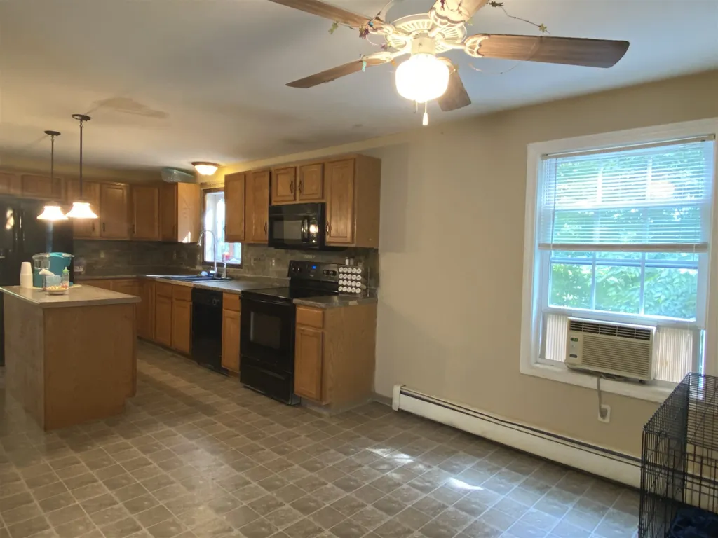 16 Red Fox Crossing Hillsborough NH 03244