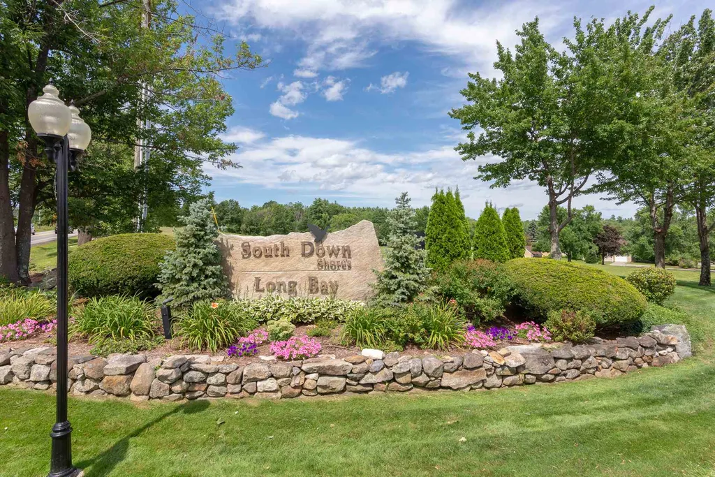 73 Captains Walk Laconia NH 03246