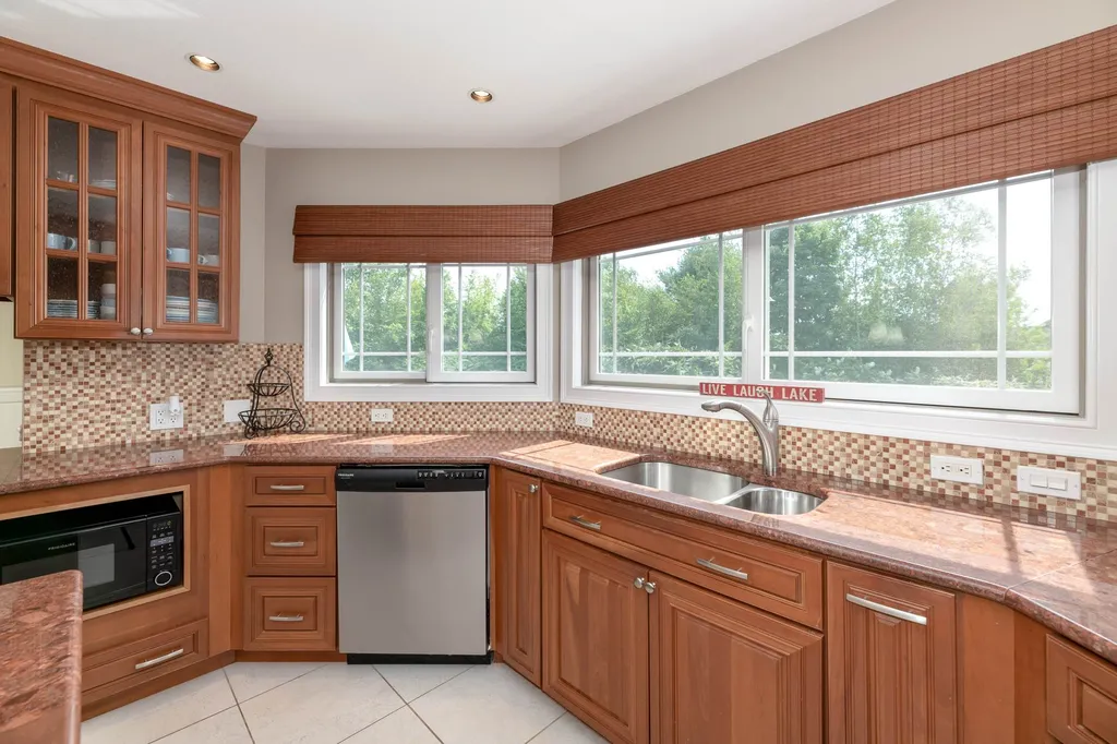 73 Captains Walk Laconia NH 03246