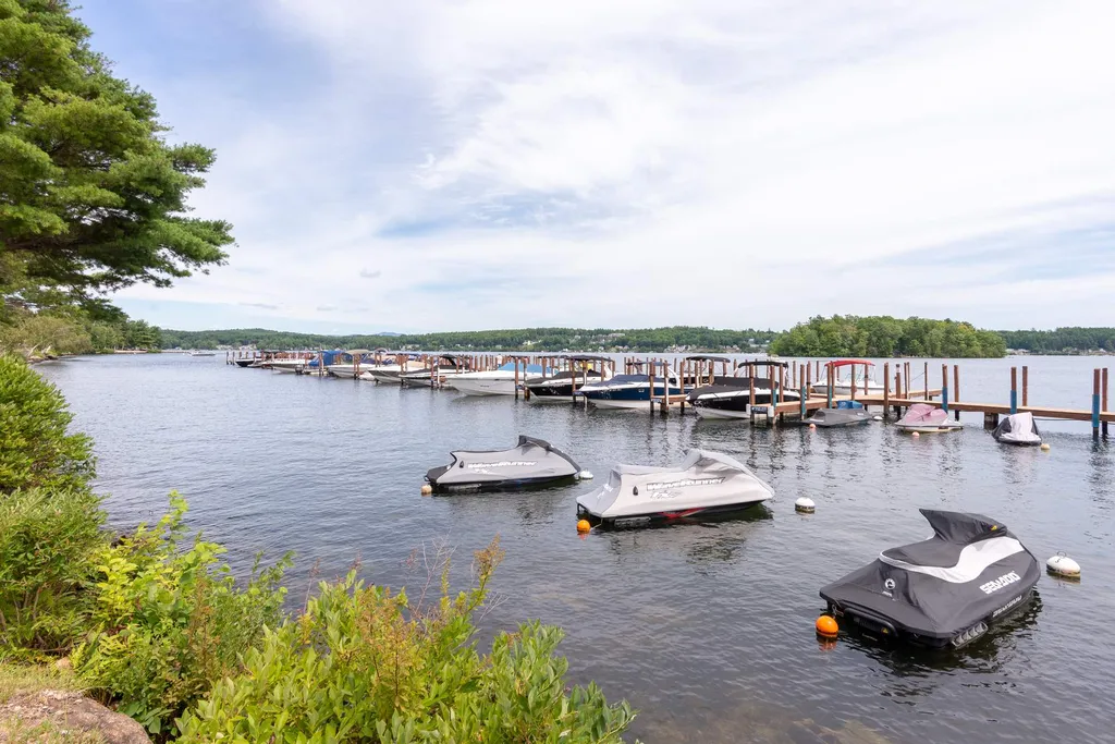 73 Captains Walk Laconia NH 03246