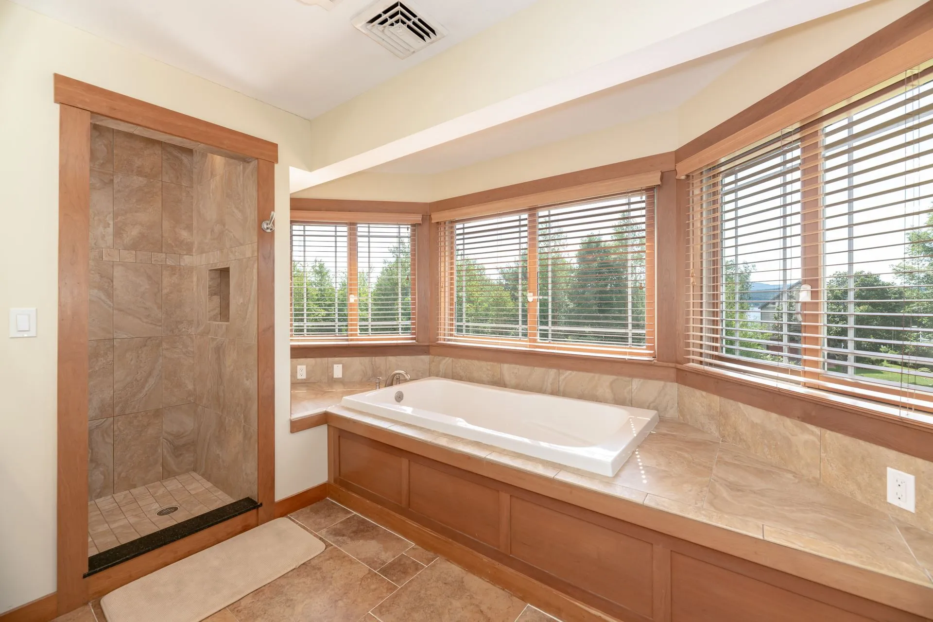 73 Captains Walk Laconia NH 03246