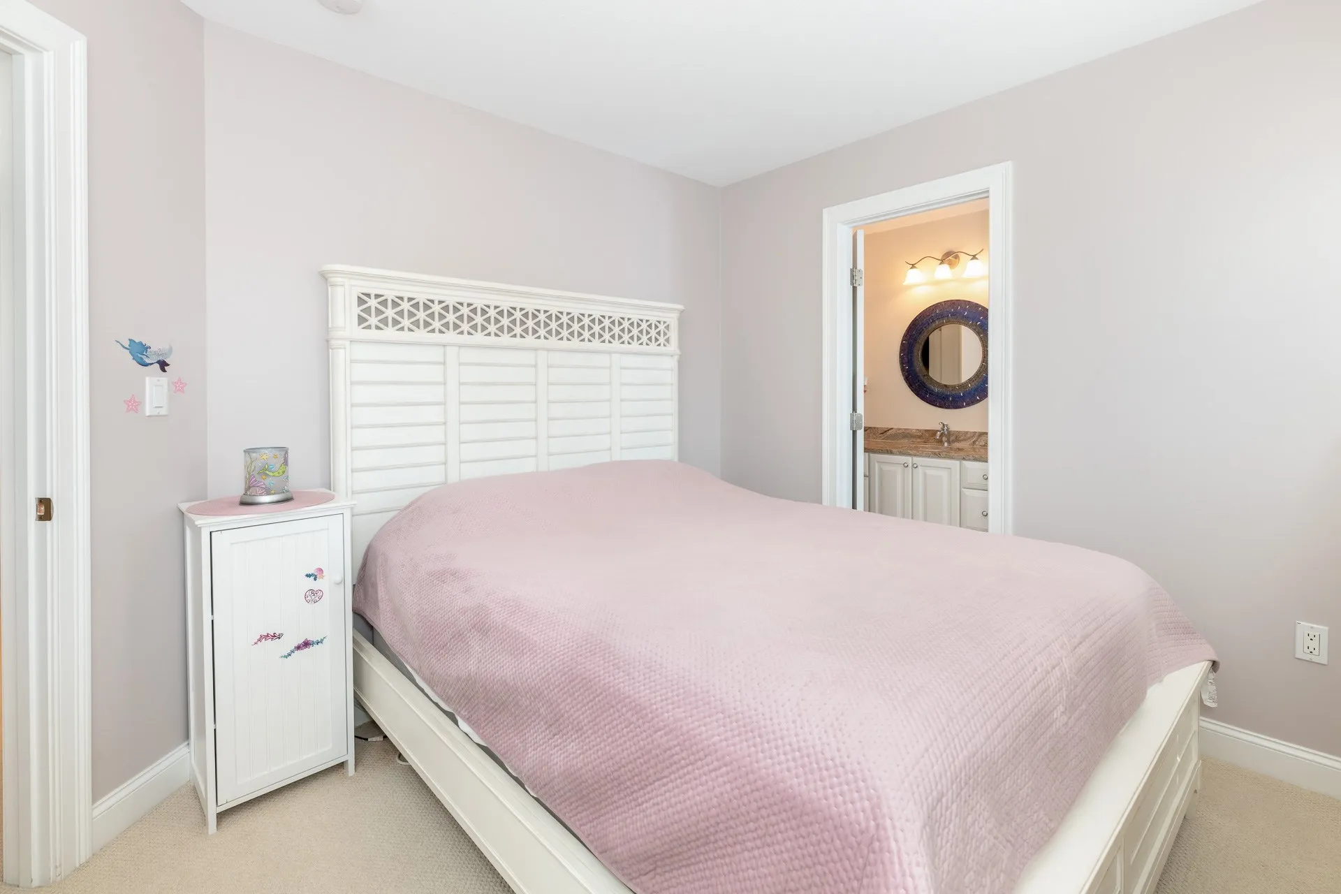 73 Captains Walk Laconia NH 03246