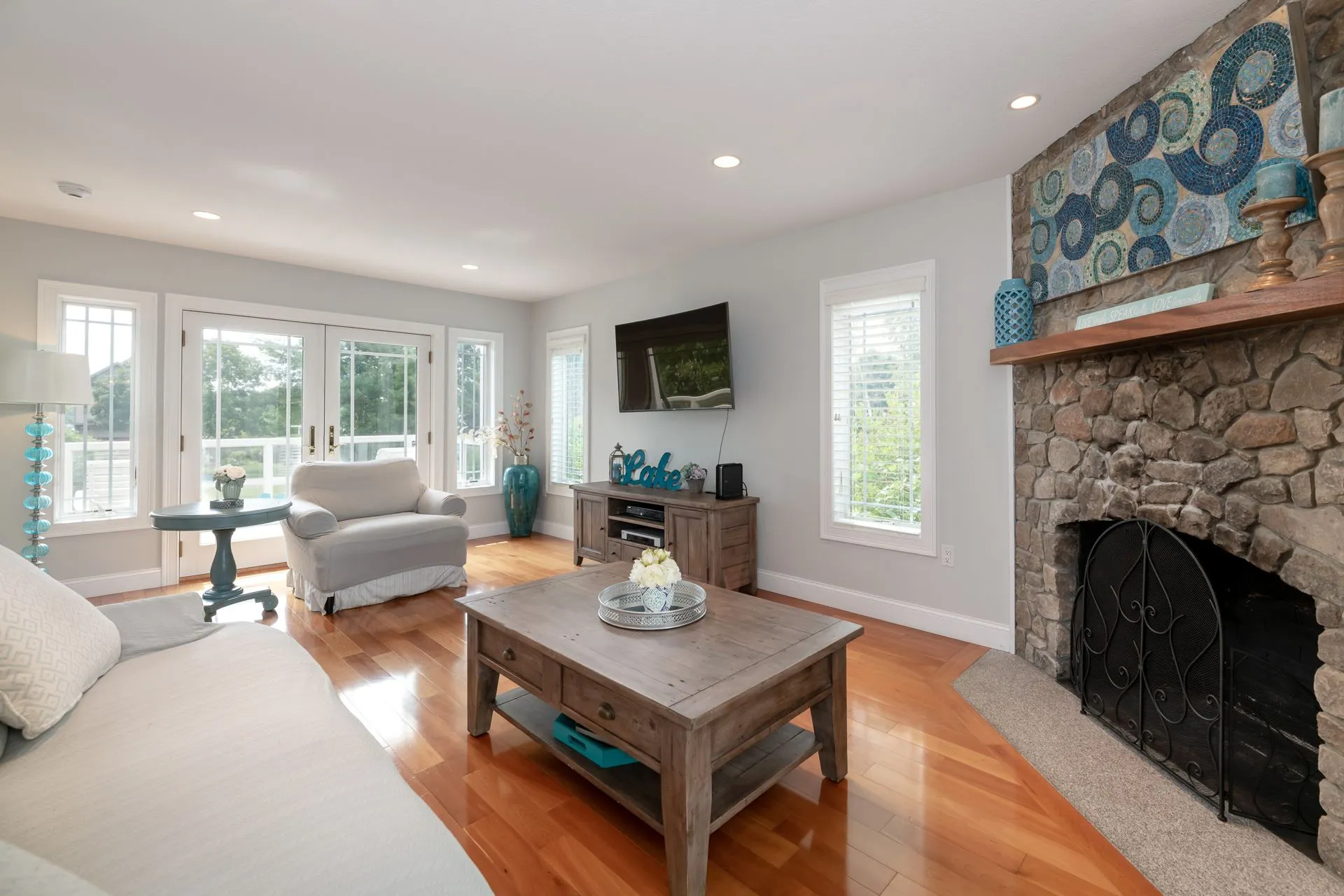 73 Captains Walk Laconia NH 03246
