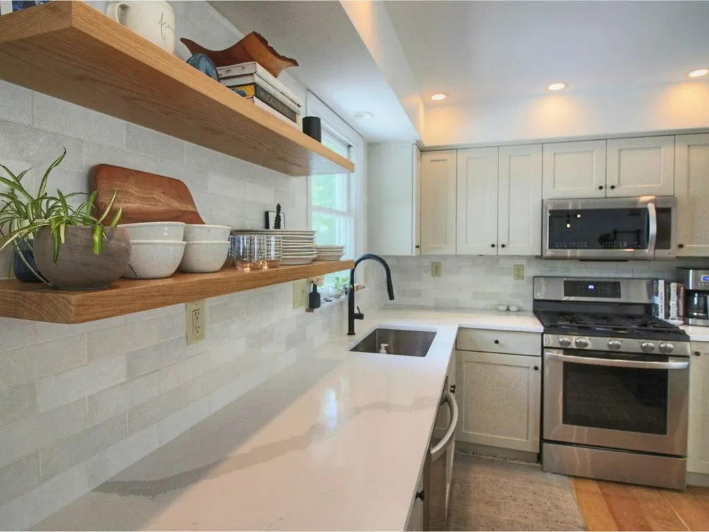203 Richmond Drive Shelburne VT 05482