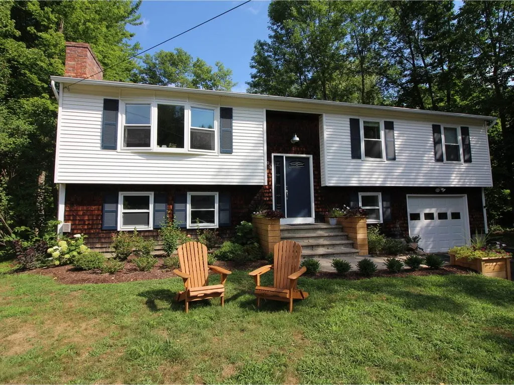203 Richmond Drive Shelburne VT 05482