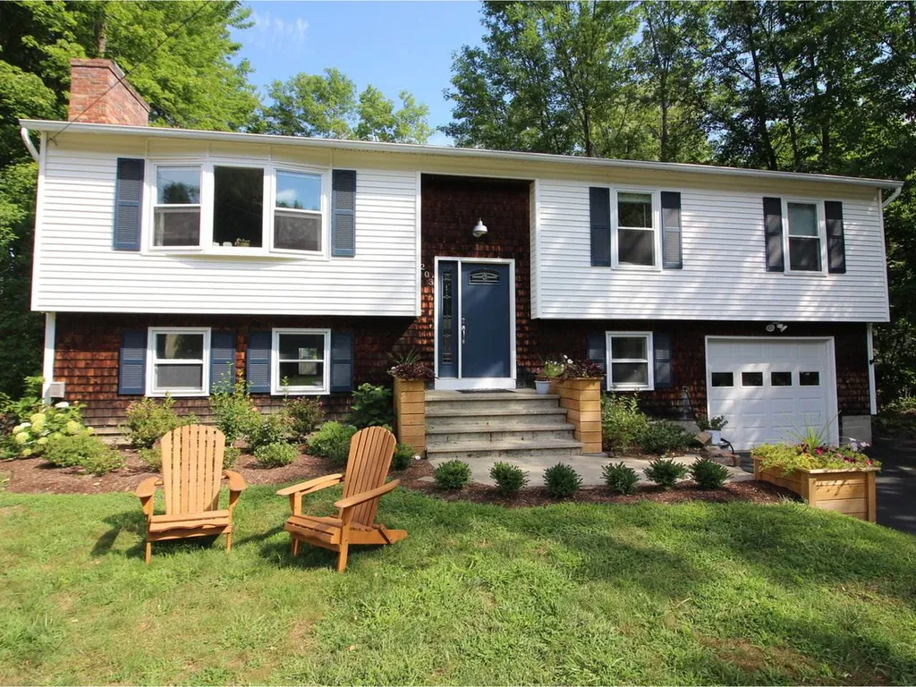 203 Richmond Drive Shelburne VT 05482