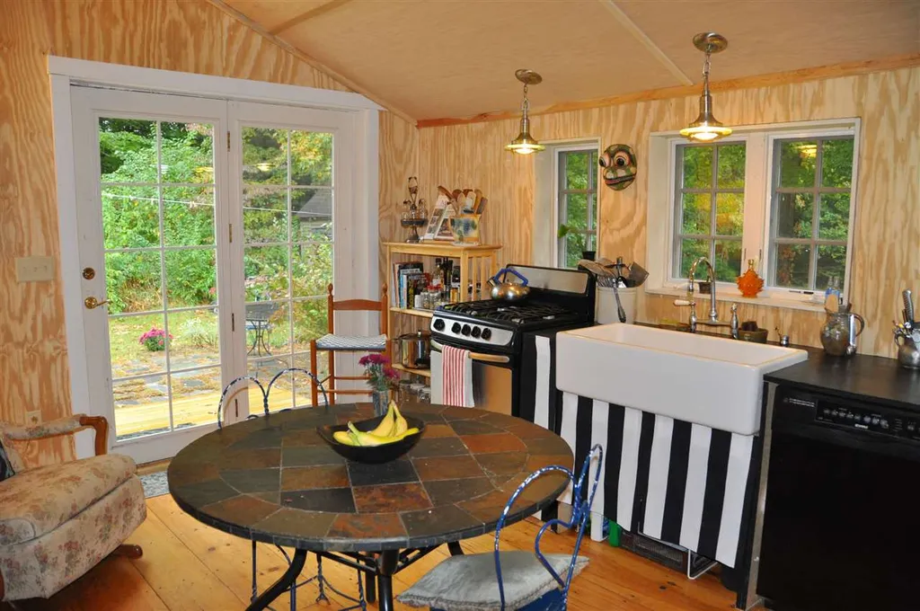 143 North Street Bristol VT 05443