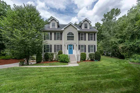 8 Spring Street Pelham NH 03076