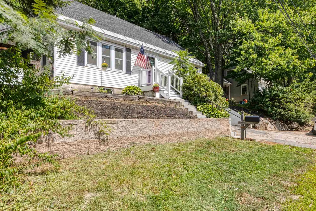 52 Oak Street Dover NH 03820