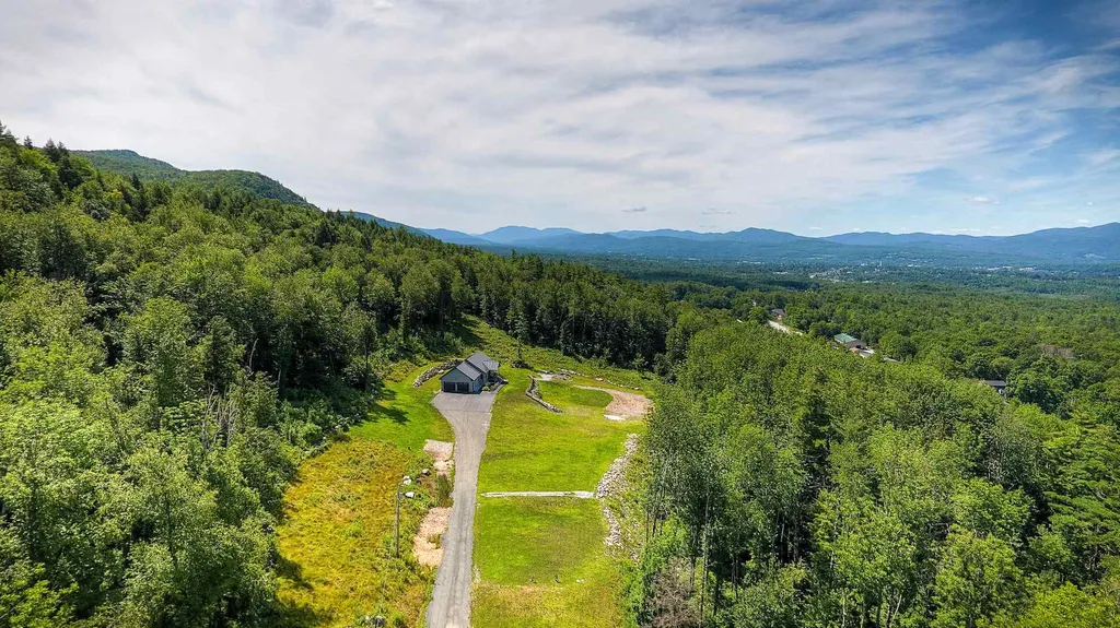 104 Old Stockbridge Path Mendon VT 05701