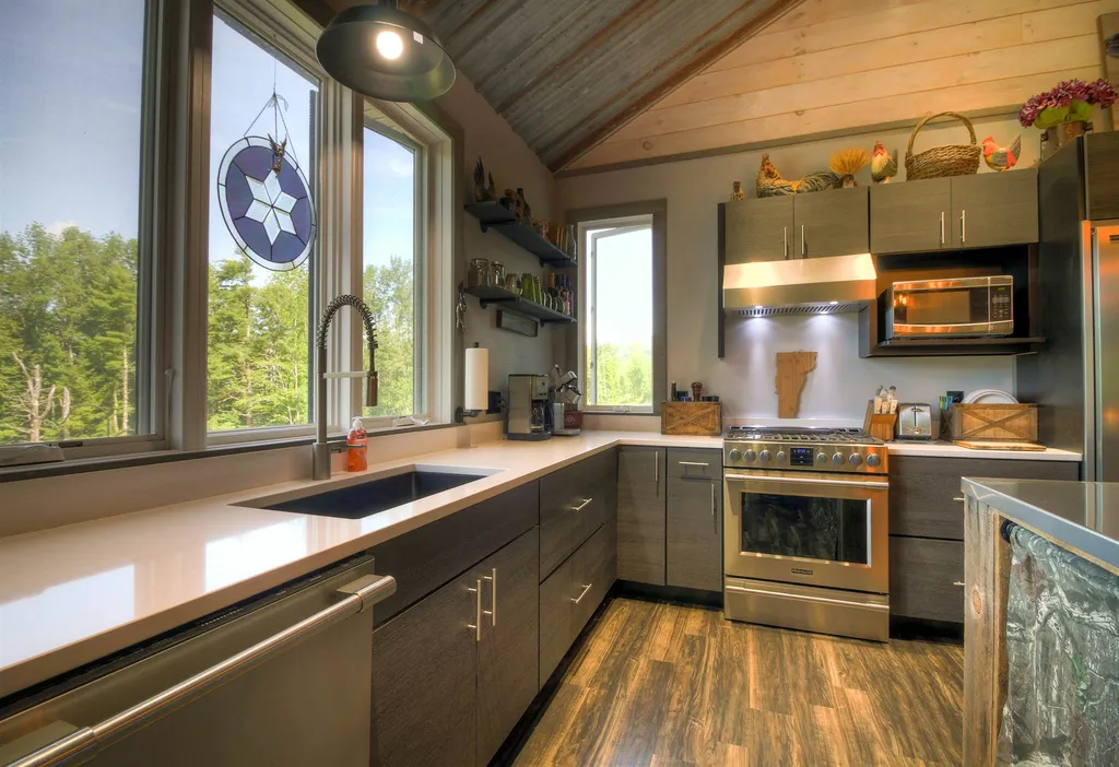 104 Old Stockbridge Path Mendon VT 05701