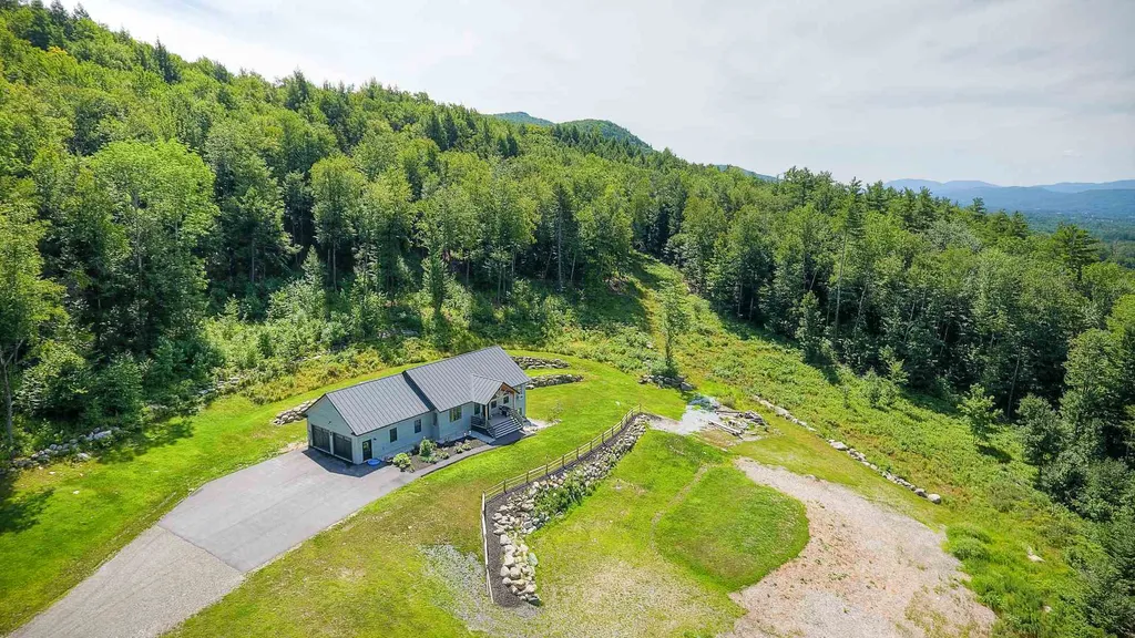 104 Old Stockbridge Path Mendon VT 05701