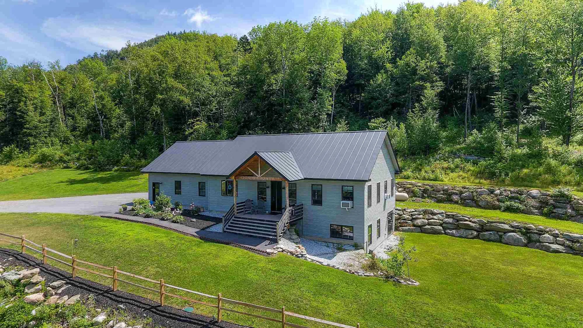 104 Old Stockbridge Path Mendon VT 05701