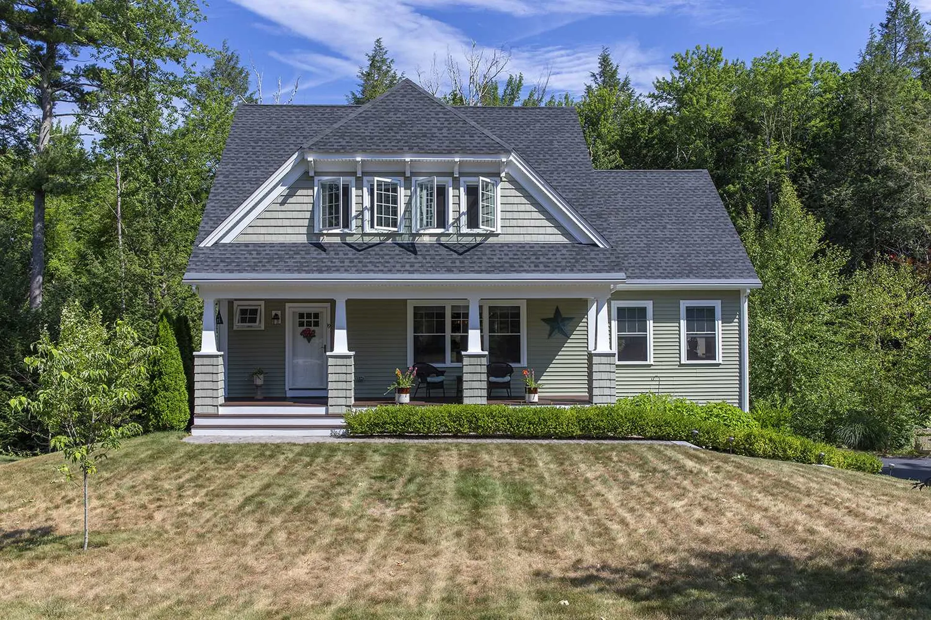 19 Point Of Rocks Terrace Stratham NH 03885