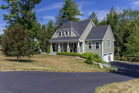19 Point Of Rocks Terrace Stratham NH 03885