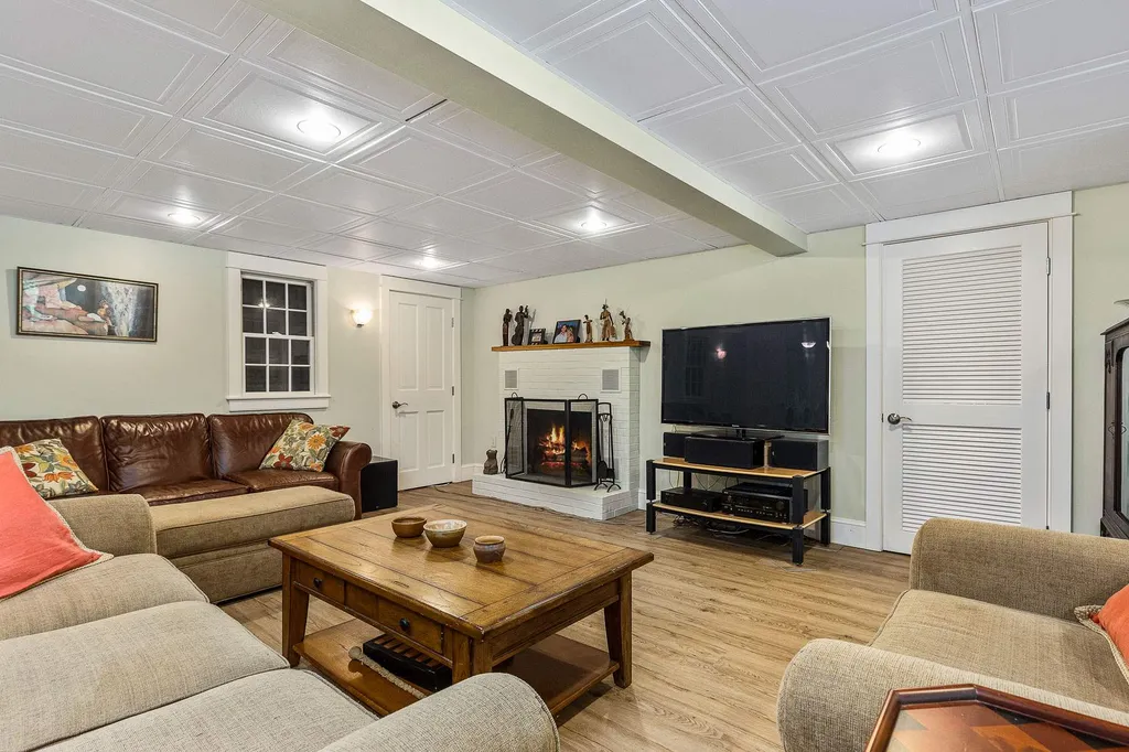 5 Walton Road New Castle NH 03854