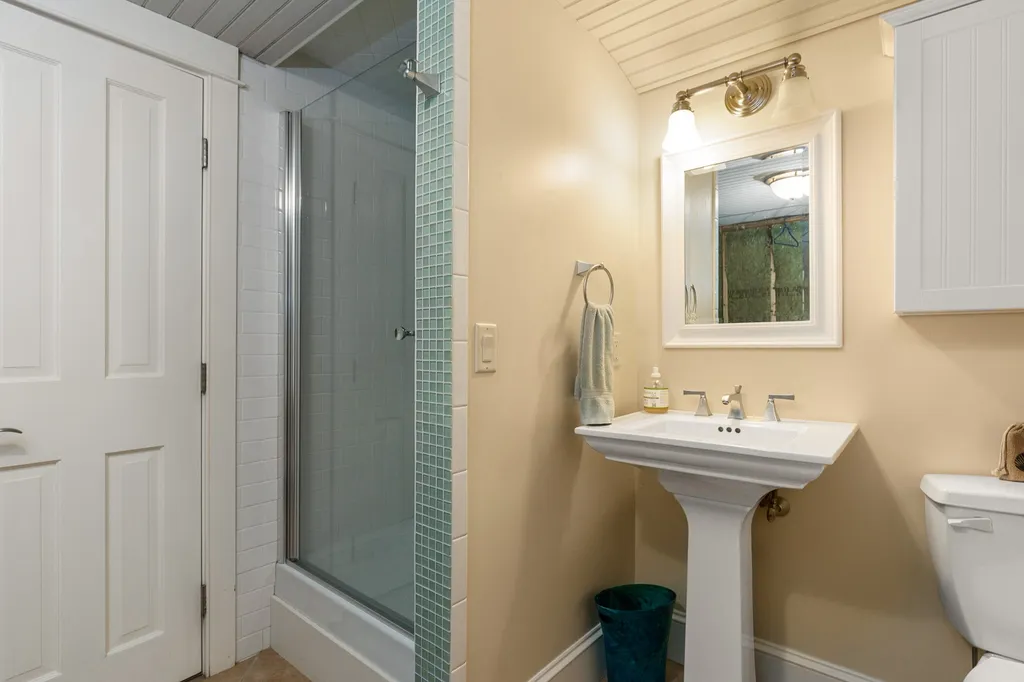 5 Walton Road New Castle NH 03854