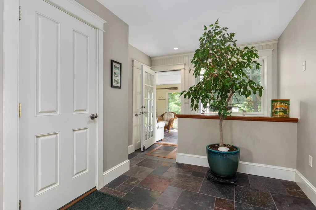 5 Walton Road New Castle NH 03854