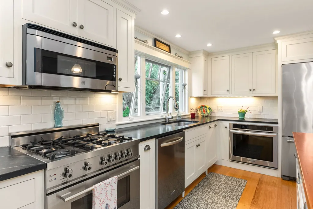5 Walton Road New Castle NH 03854