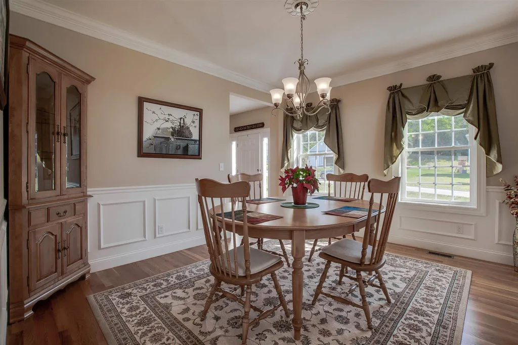 35 Hunter Mill Way Londonderry NH 03053