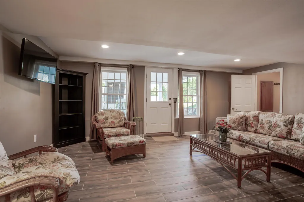 35 Hunter Mill Way Londonderry NH 03053