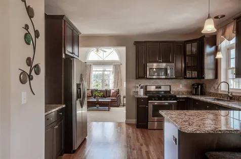 35 Hunter Mill Way Londonderry NH 03053