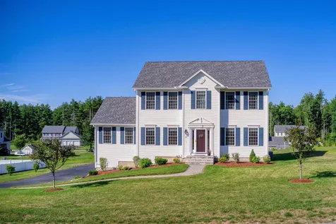 35 Hunter Mill Way Londonderry NH 03053