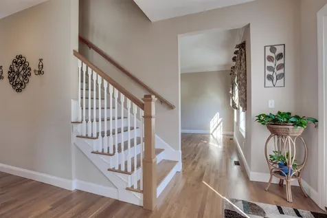 35 Hunter Mill Way Londonderry NH 03053