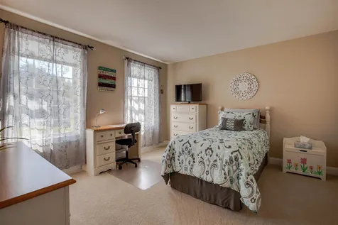 35 Hunter Mill Way Londonderry NH 03053