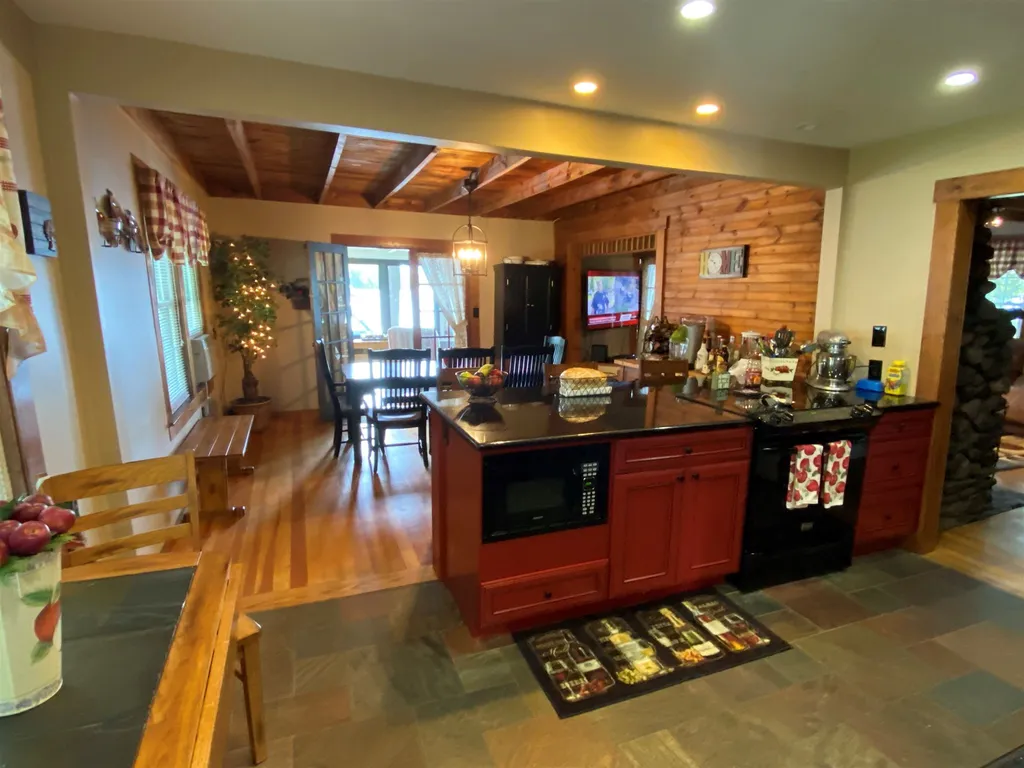 18 Walnut Street Belmont NH 03220