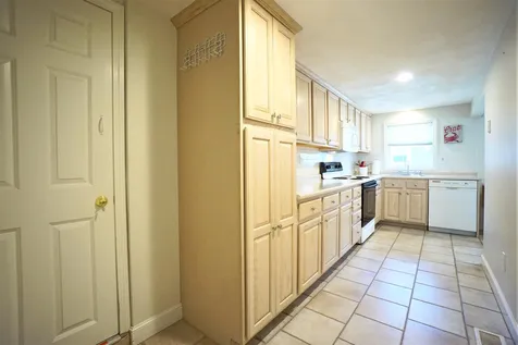95 Concord Street Seabrook NH 03874