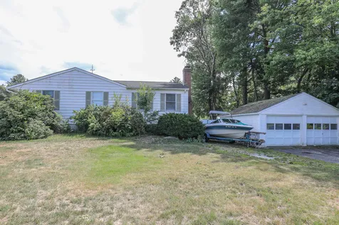 26 Terry Street Nashua NH 03064